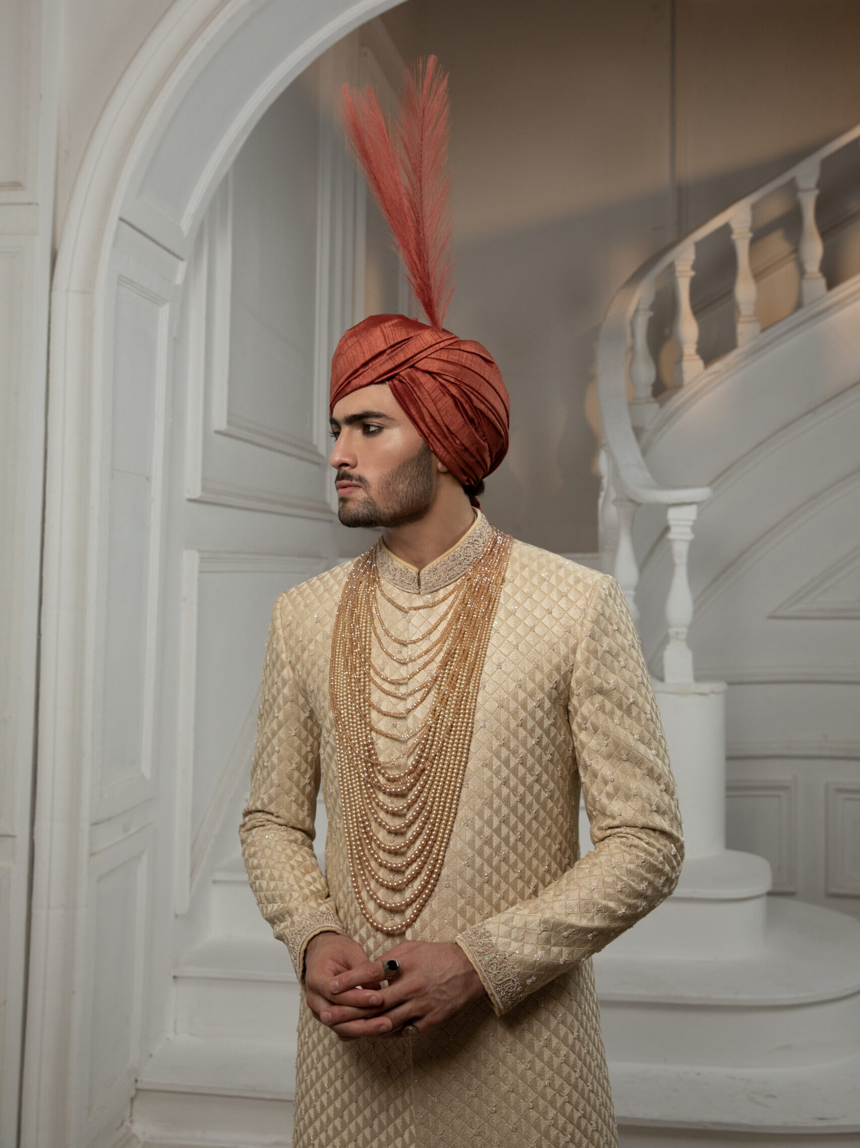 Pakistani family gathered around the bride on the wedding day - Asim Studio, Toba Tek Singh