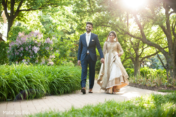 Couple's first look, Pakistani wedding tradition - Asim Studio, Toba Tek Singh
